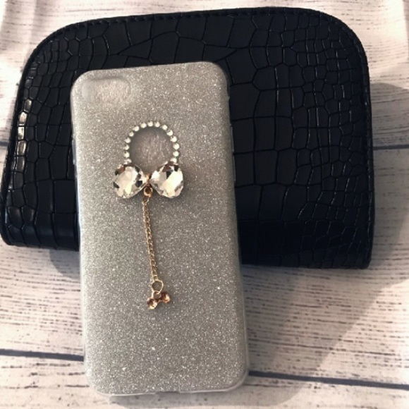 🛍SALE🛍 IPhone 7 Luxury Crystal Bow Glitter Case - Picture 4 of 7